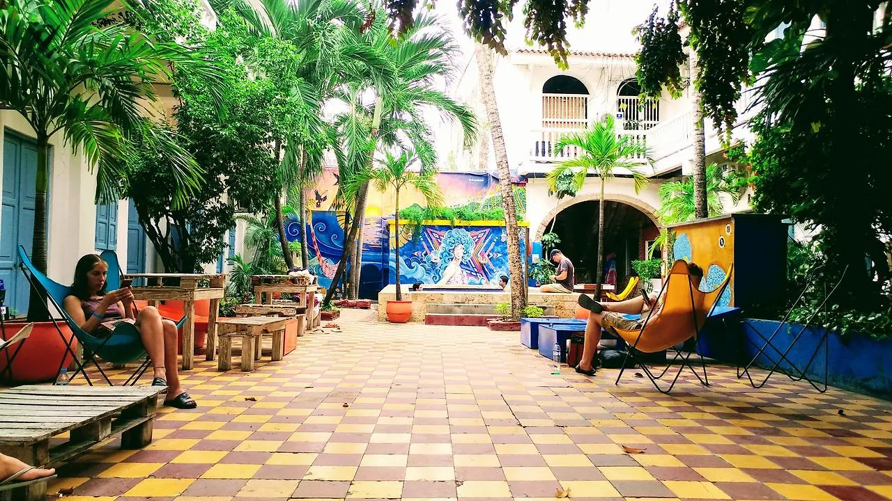Media Luna Hostel Cartagena קולומביה
